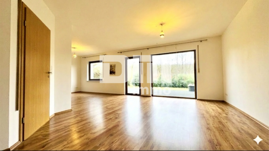 (R)eserviert!Modernes Wohnerlebnis mit großer Terrasse + Carport - EG Wohn / Küchen Essbereich / Zugang Terrasse
